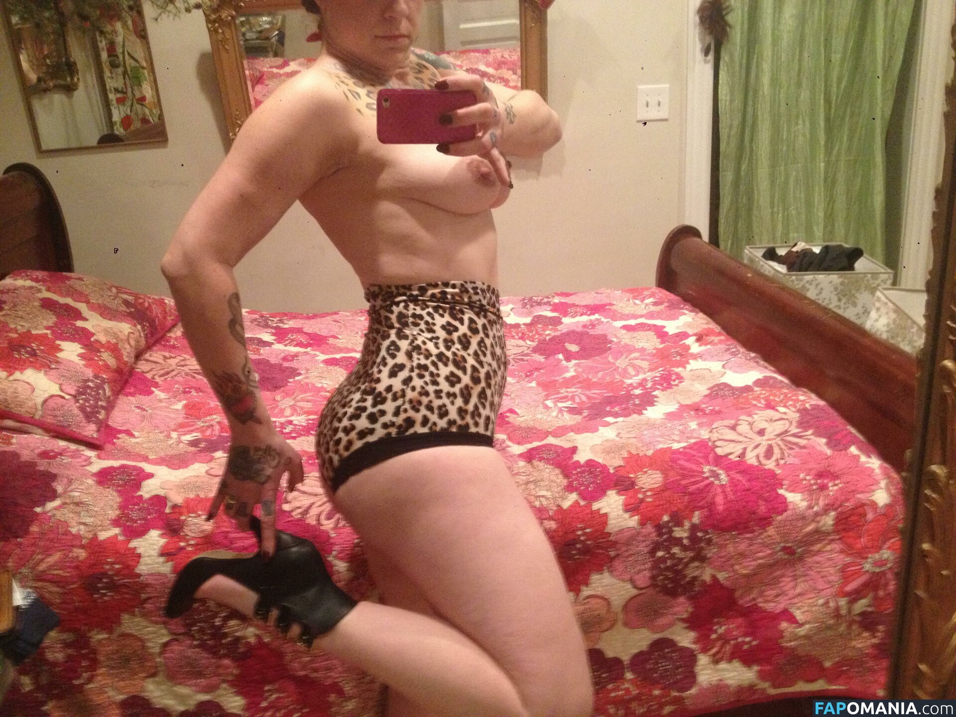 Danielle Colby Meztelen Kikerült fotó #5