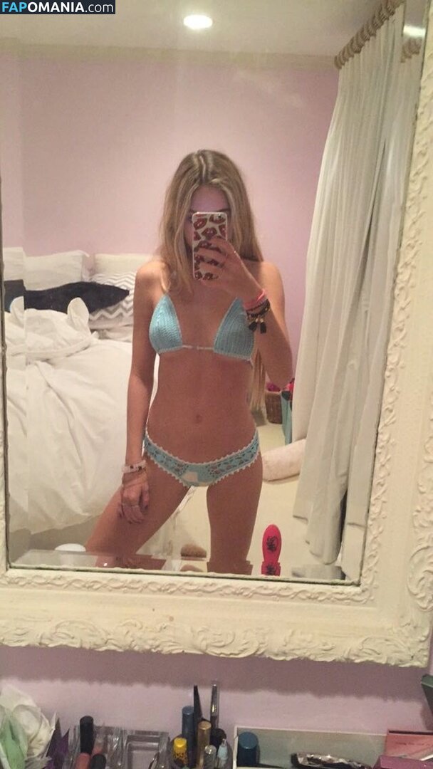 Delilah Belle Hamlin Meztelen Kikerült fotó #44