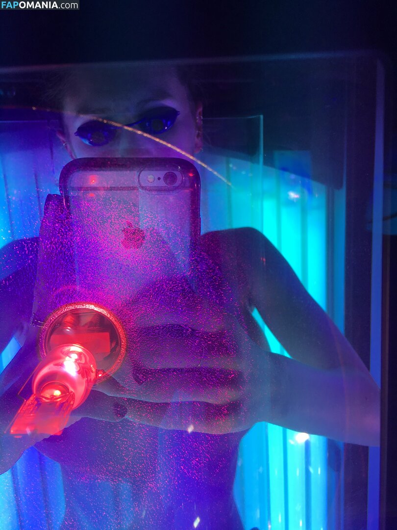 Dylan Penn Meztelen Kikerült fotó #4