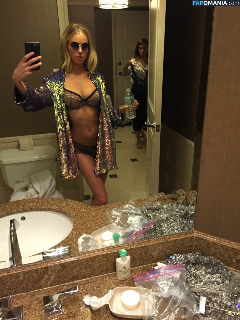 Elizabeth Turner Meztelen Kikerült fotó #30