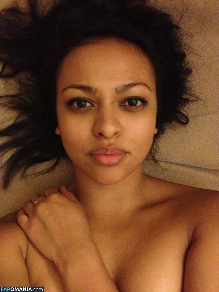 Ellenore Scott Meztelen Kikerült fotó #1