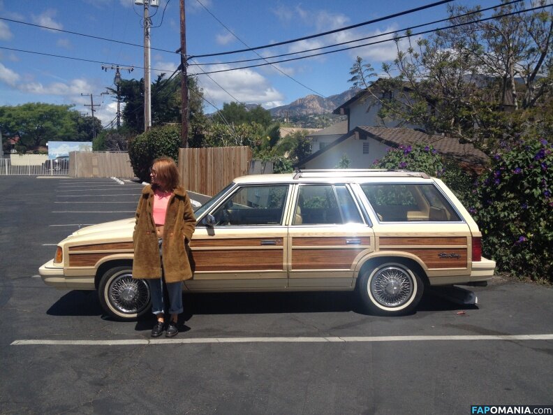 Emily Browning Meztelen Kikerült fotó #24