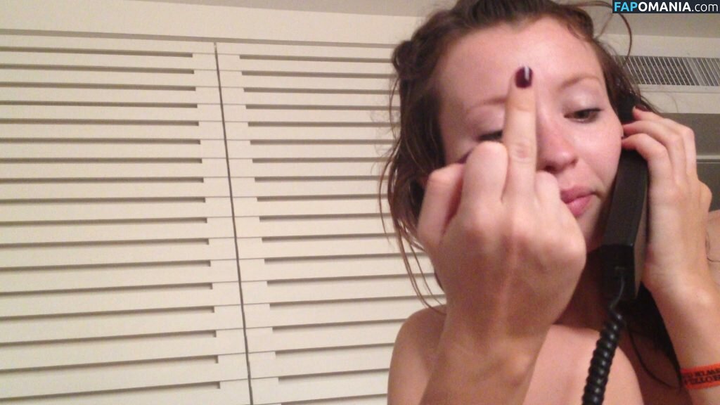 Emily Browning Meztelen Kikerült fotó #36