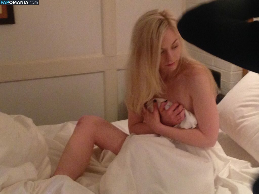 Emily Kinney Meztelen Kikerült fotó #12