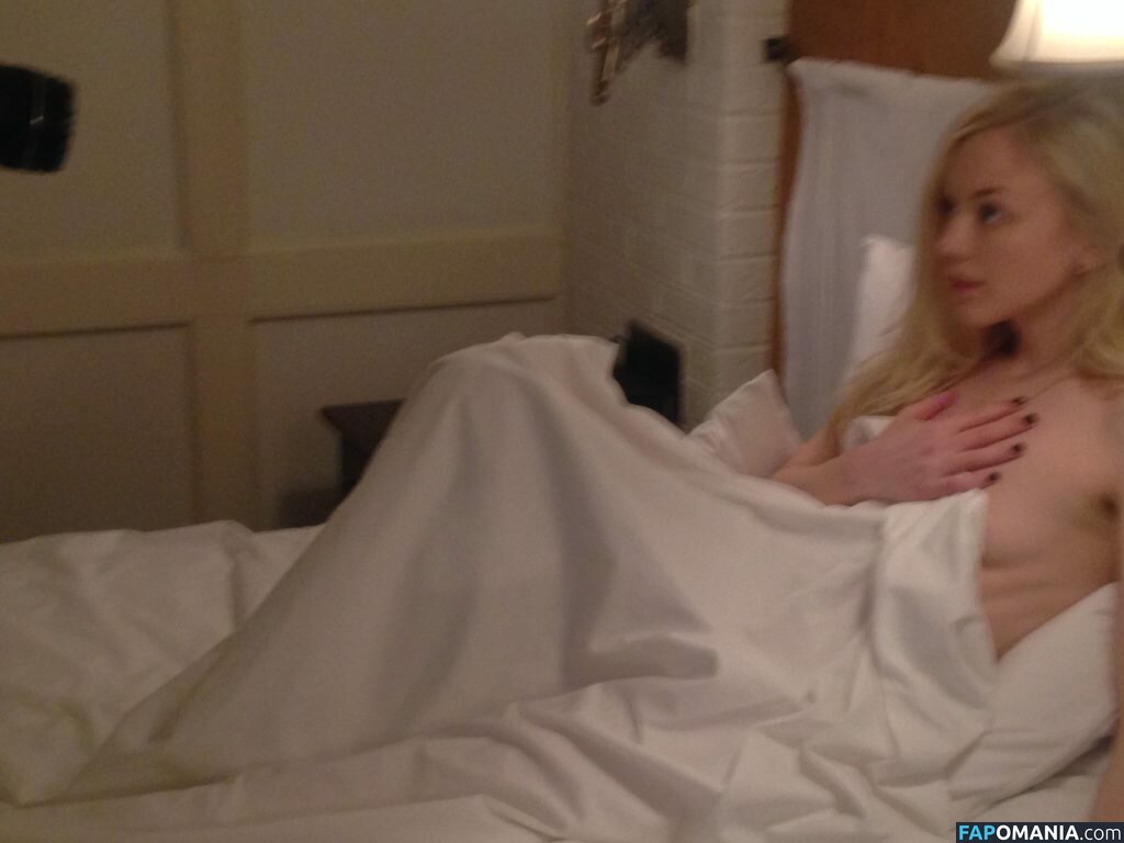 Emily Kinney Meztelen Kikerült fotó #13