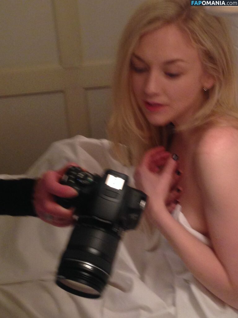 Emily Kinney Meztelen Kikerült fotó #20