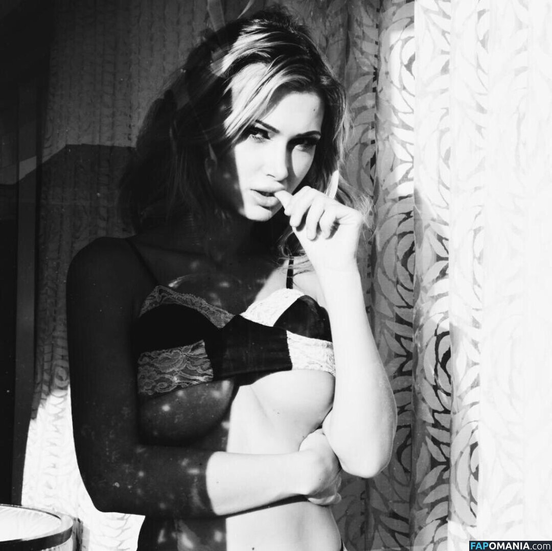 Emma Hernan Meztelen Kikerült fotó #695