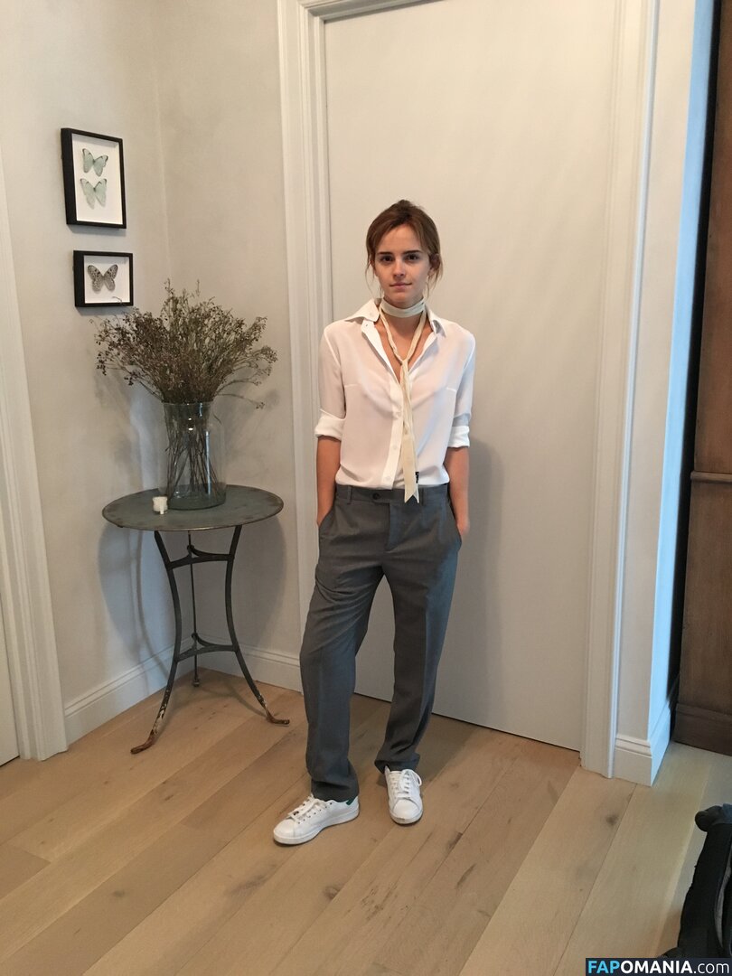 Emma Watson Meztelen Kikerült fotó #106