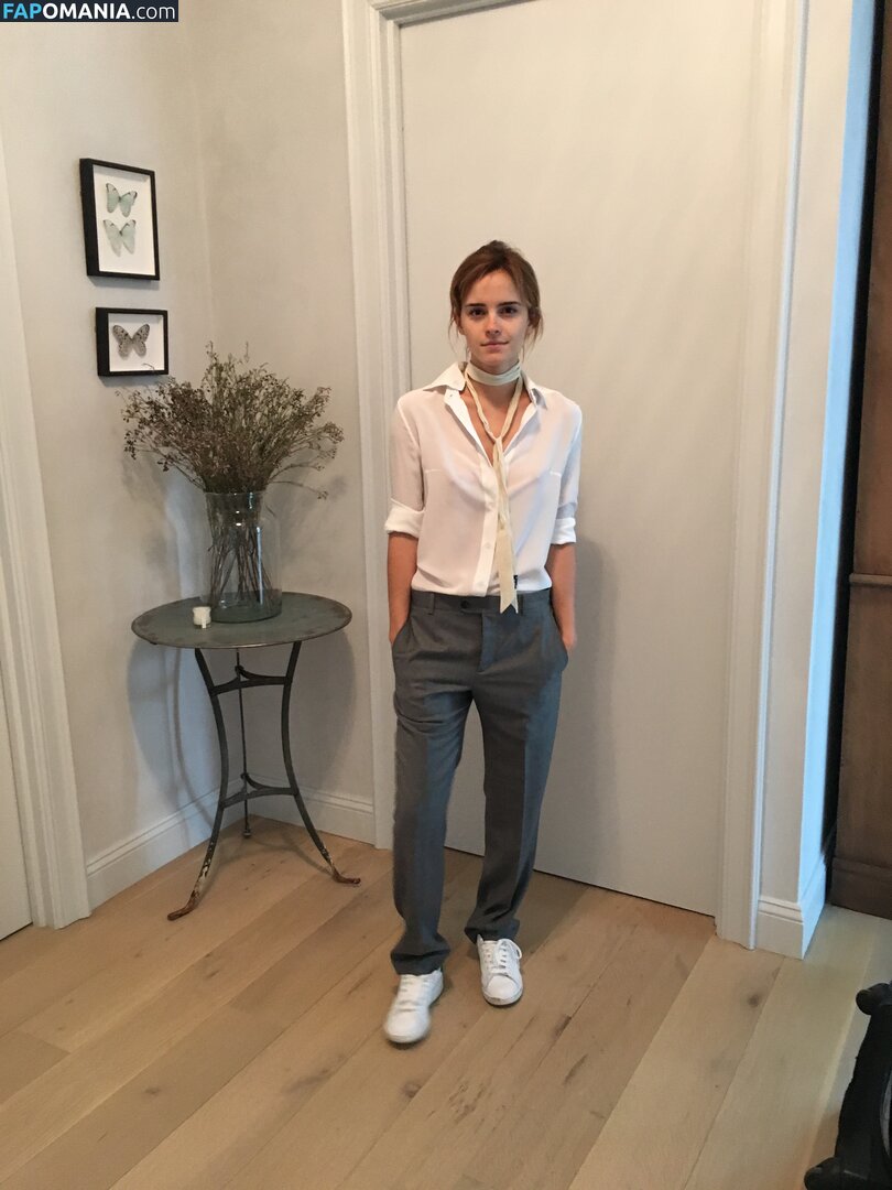 Emma Watson Meztelen Kikerült fotó #107