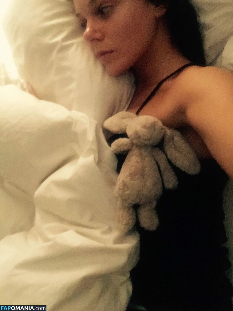 Faye Brookes Meztelen Kikerült fotó #6