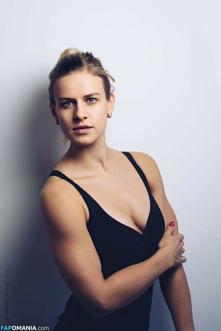 Femke Aaldering Meztelen Kikerült fotó #9