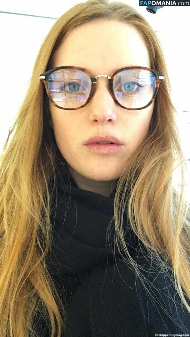 Fleur Geffrier Meztelen Kikerült fotó #8