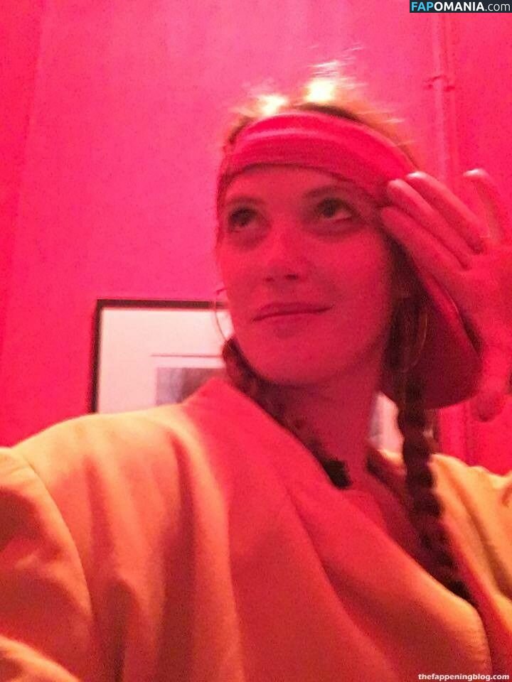 Fleur Geffrier Meztelen Kikerült fotó #31