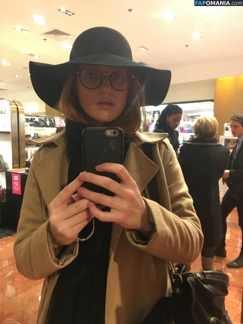 Fleur Geffrier Meztelen Kikerült fotó #34