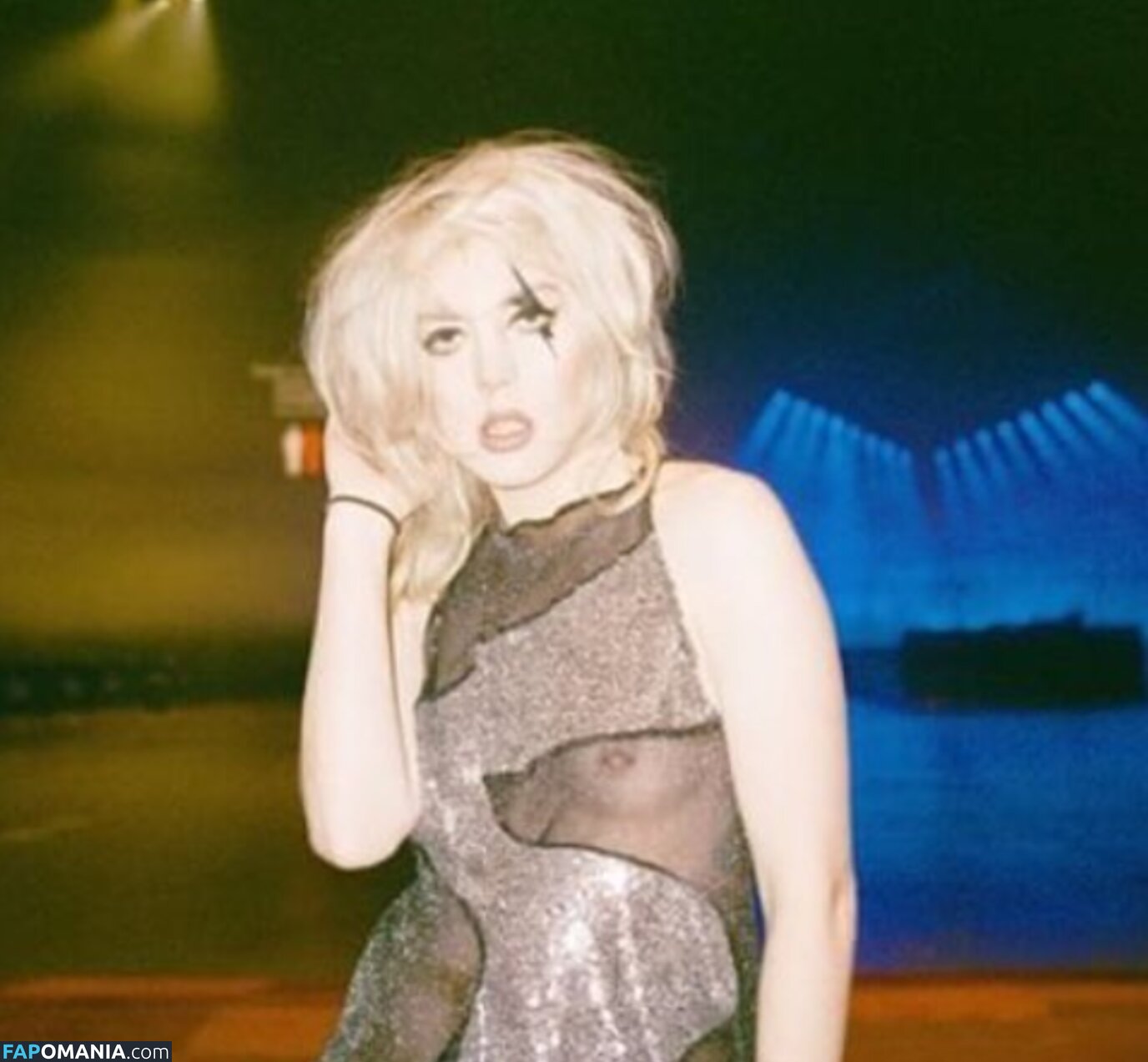 Izzy Phillips Meztelen Kikerült fotó #3