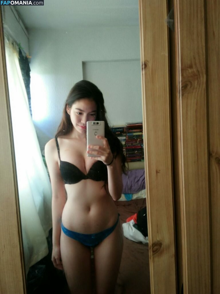 Janella Ooi Meztelen Kikerült fotó #2