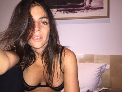 Julia Restoin
