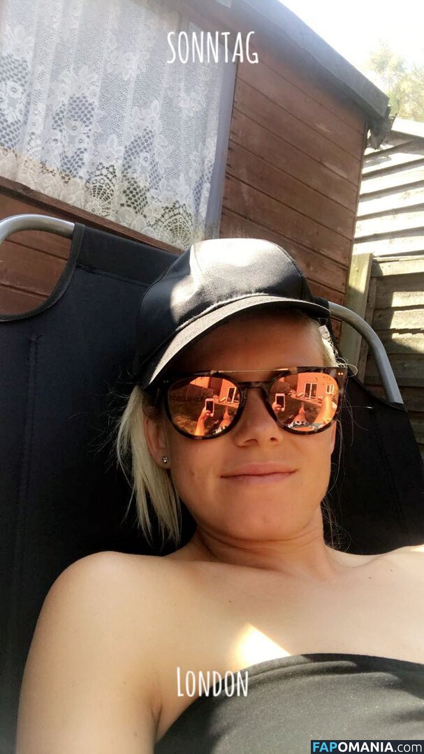 Julia Simic Meztelen Kikerült fotó #12