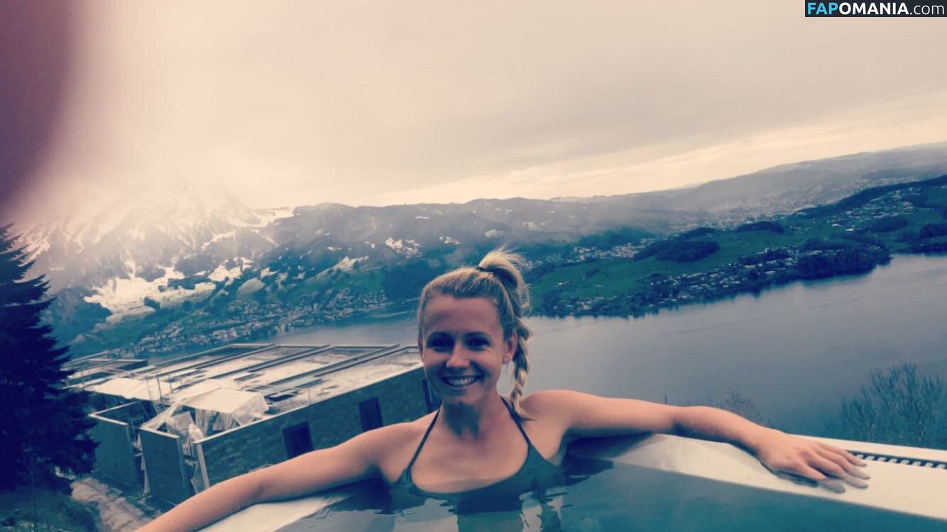 Julia Simic Meztelen Kikerült fotó #30