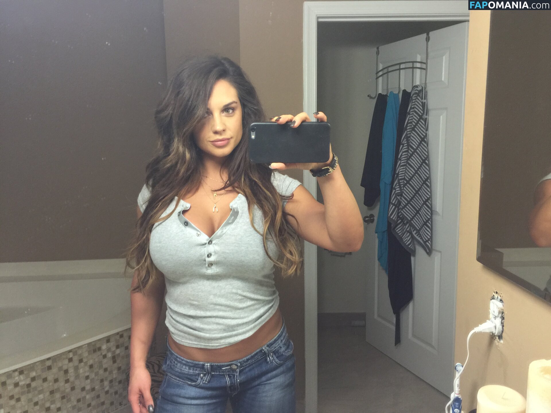 Kaitlyn WWE Meztelen Kikerült fotó #153
