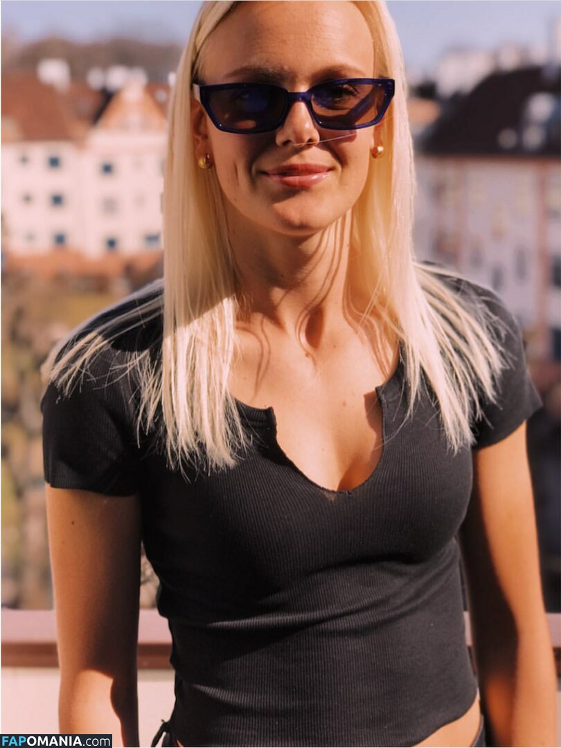 Karina SСvik Meztelen Kikerült fotó #6