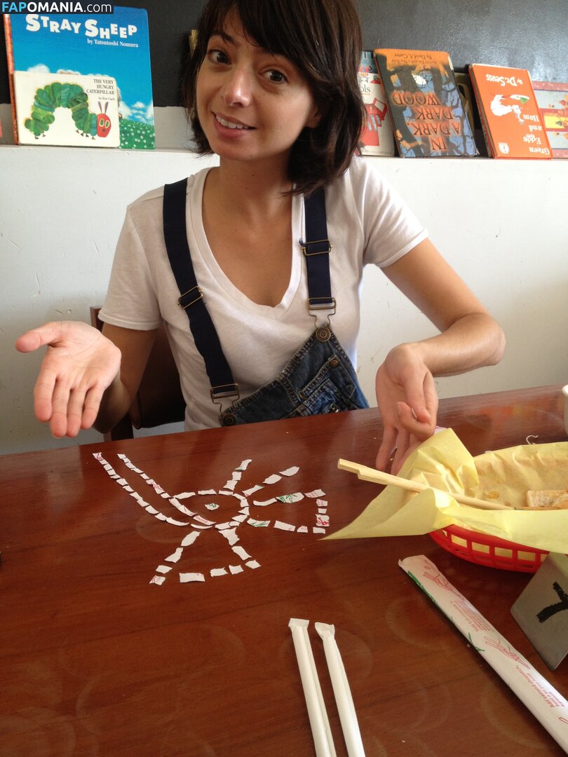 Kate Micucci Meztelen Kikerült fotó #1