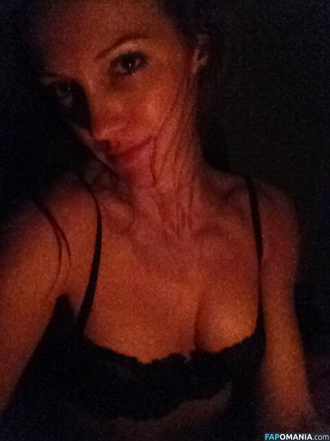 Katie Cassidy Meztelen Kikerült fotó #7