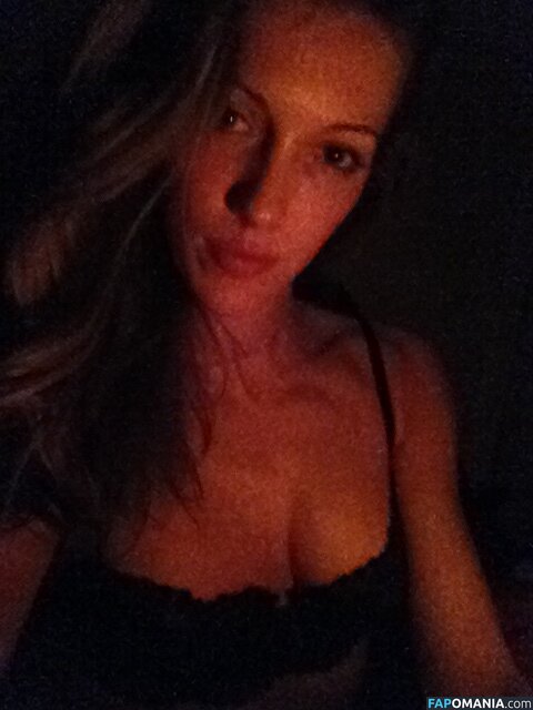 Katie Cassidy Meztelen Kikerült fotó #8