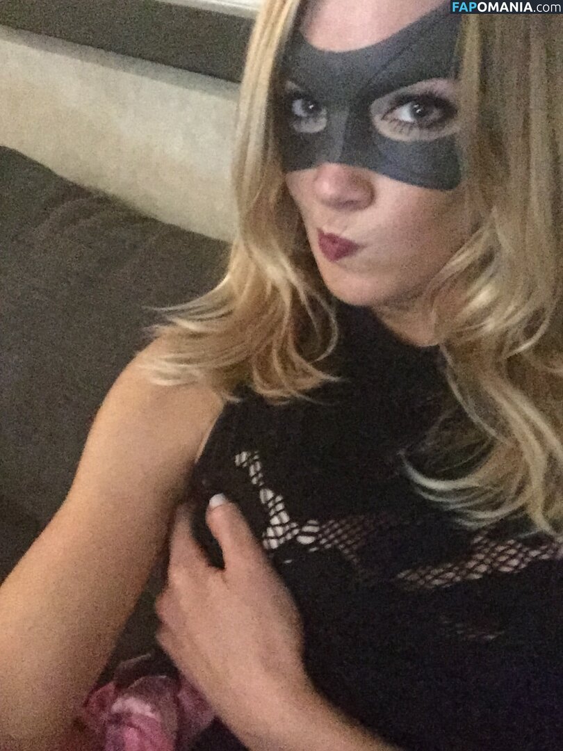Katie Cassidy Meztelen Kikerült fotó #10
