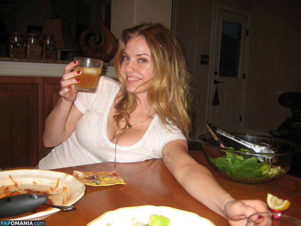 Kelli Garner Meztelen Kikerült fotó #5