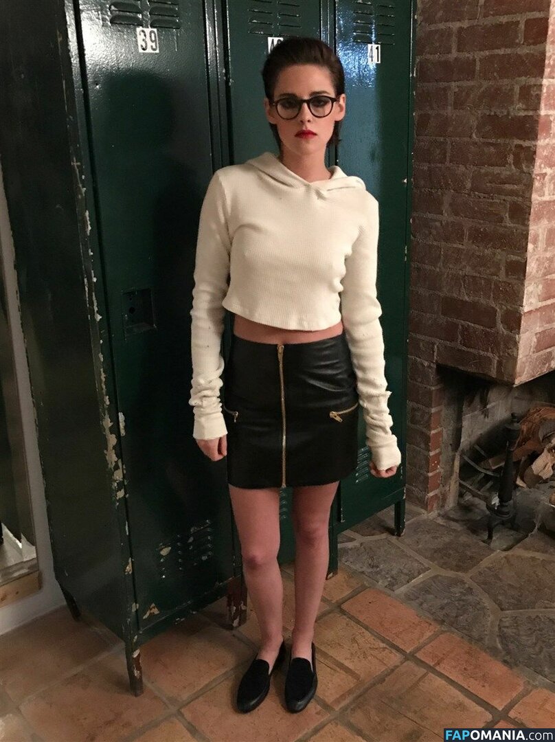 Kristen Stewart Meztelen Kikerült fotó #57
