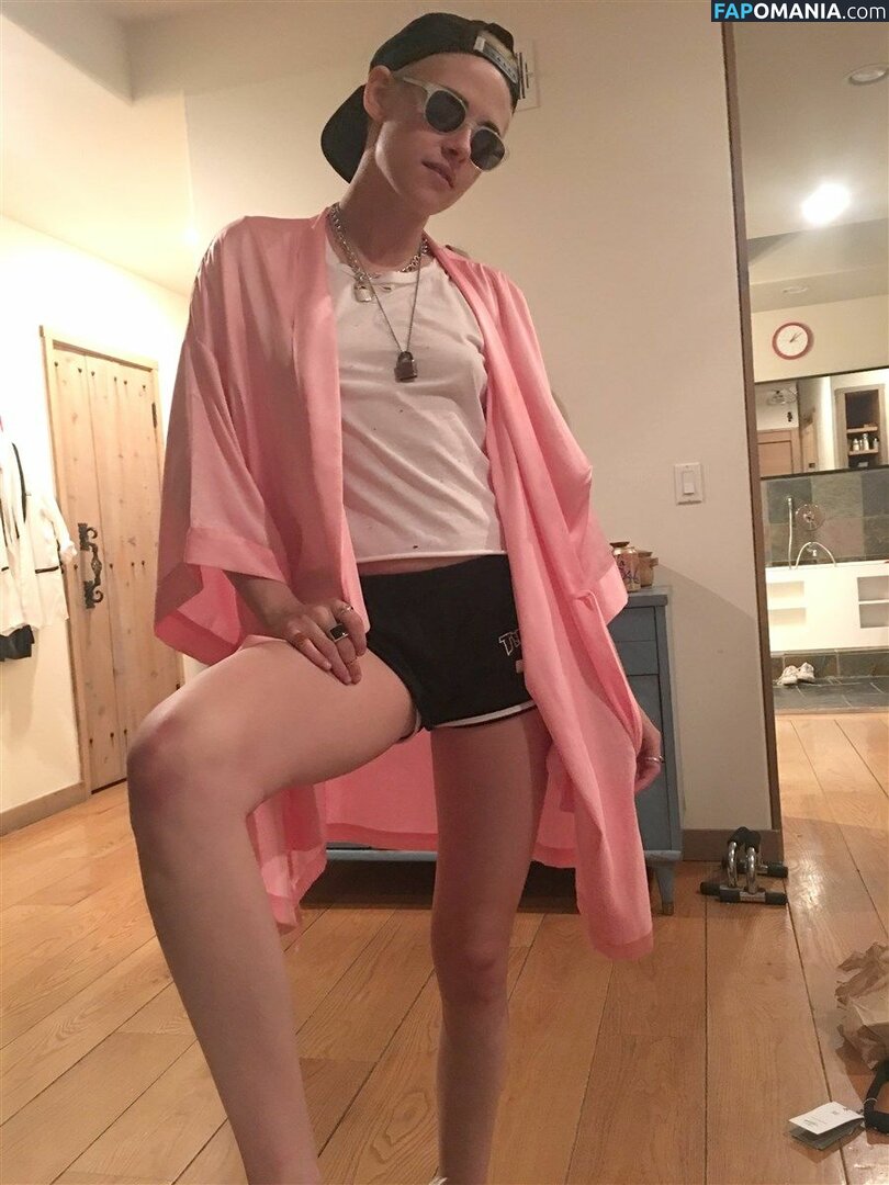 Kristen Stewart Meztelen Kikerült fotó #117
