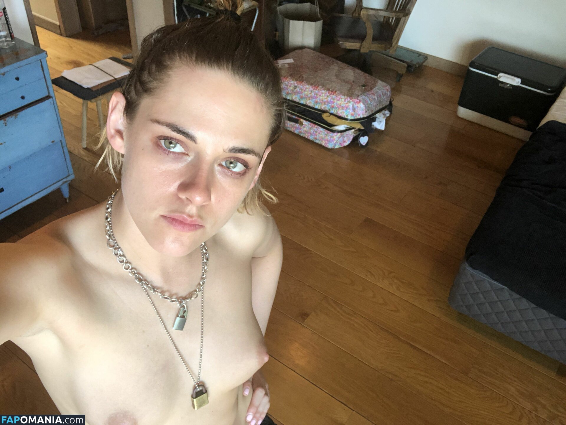 Kristen Stewart Meztelen Kikerült fotó #207