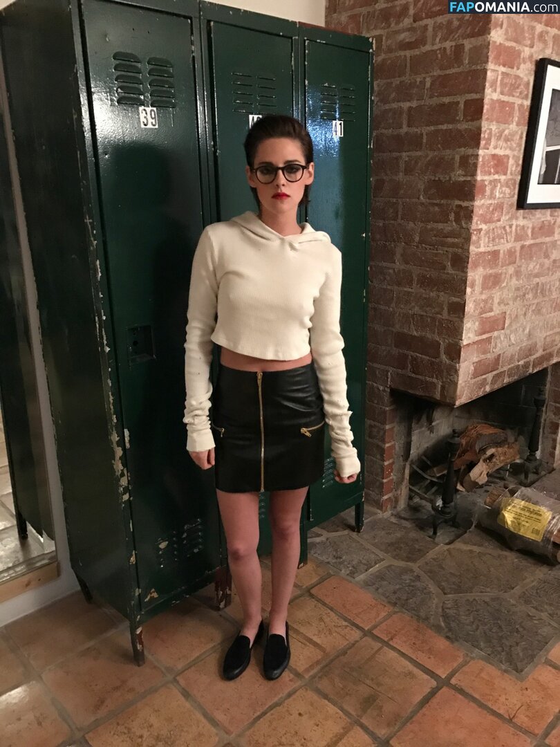 Kristen Stewart Meztelen Kikerült fotó #213