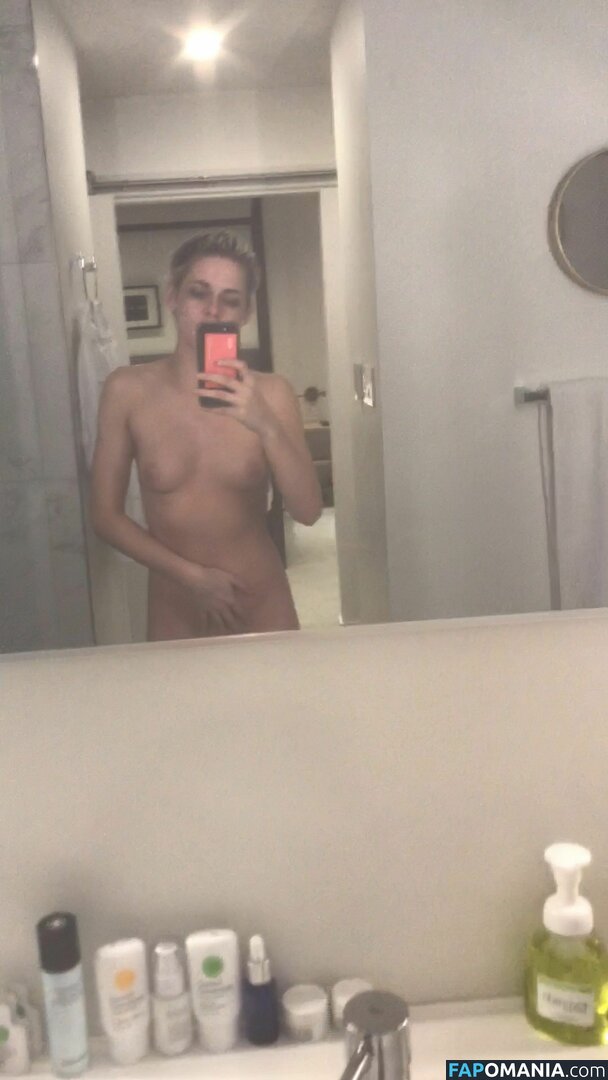 Kristen Stewart Meztelen Kikerült fotó #271