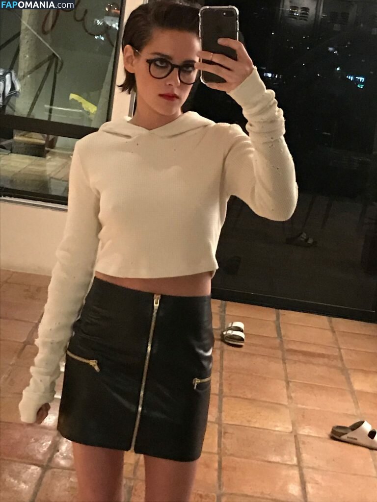 Kristen Stewart Meztelen Kikerült fotó #315