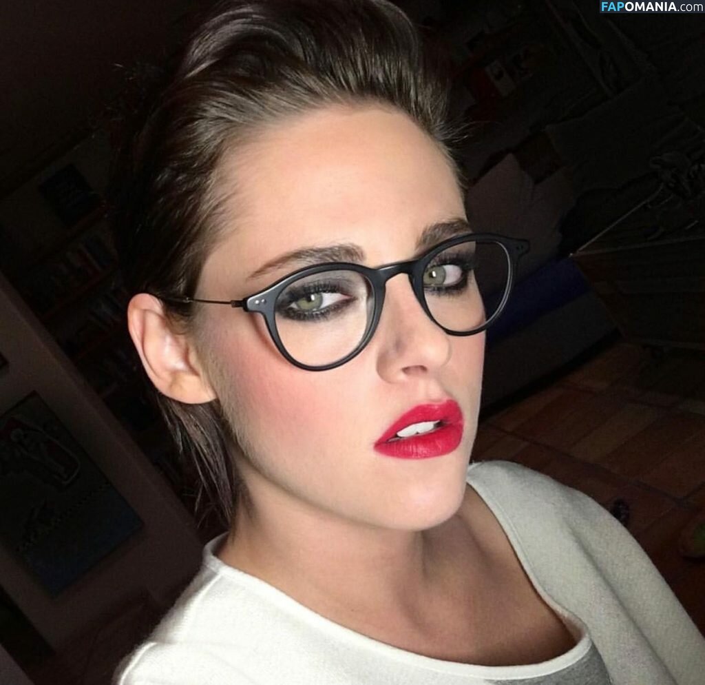 Kristen Stewart Meztelen Kikerült fotó #324