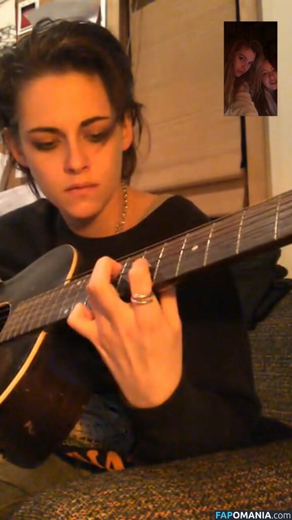 Kristen Stewart Meztelen Kikerült fotó #325