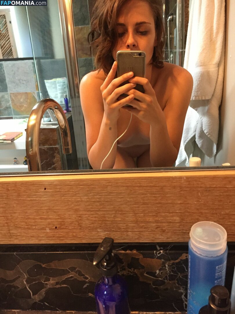 Kristen Stewart Meztelen Kikerült fotó #340