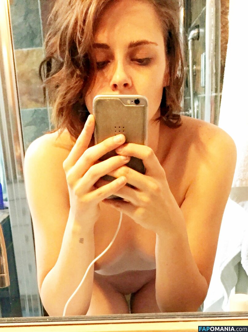 Kristen Stewart Meztelen Kikerült fotó #342