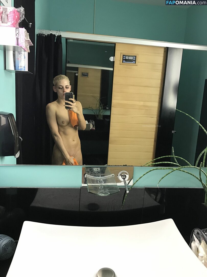 Kristen Stewart Meztelen Kikerült fotó #344