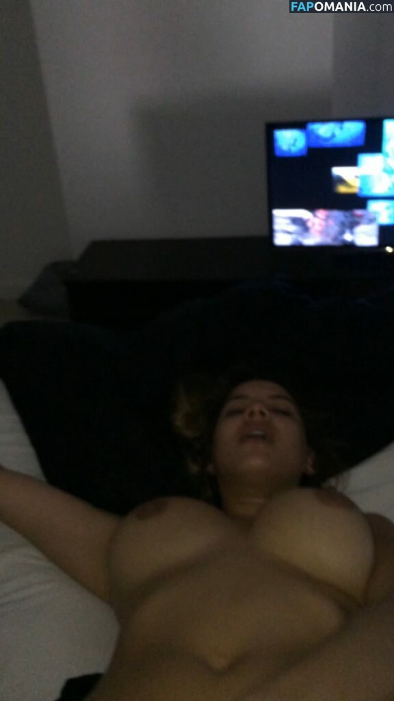 Lacey Banghard Meztelen Kikerült fotó #11