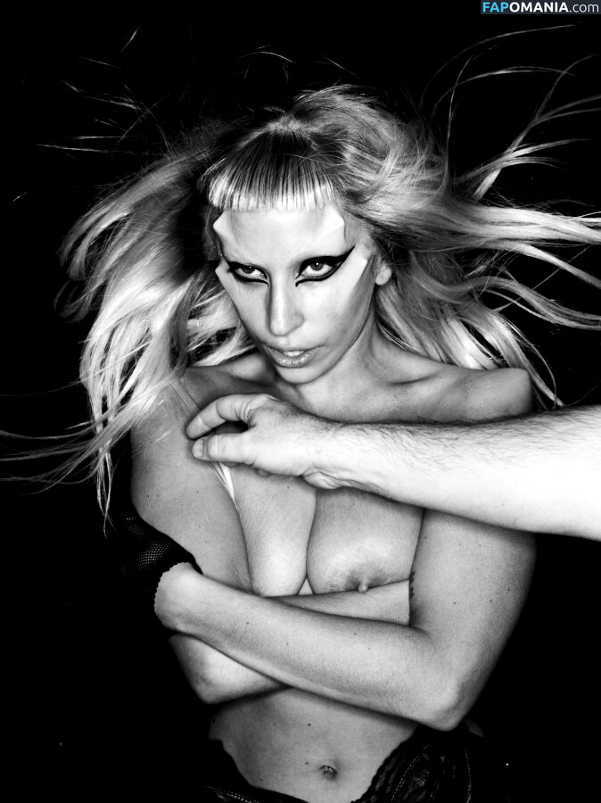 Lady Gaga Meztelen Kikerült fotó #513