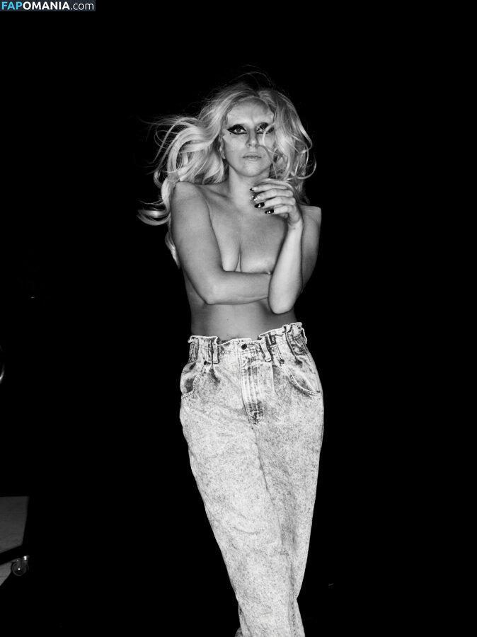 Lady Gaga Meztelen Kikerült fotó #542