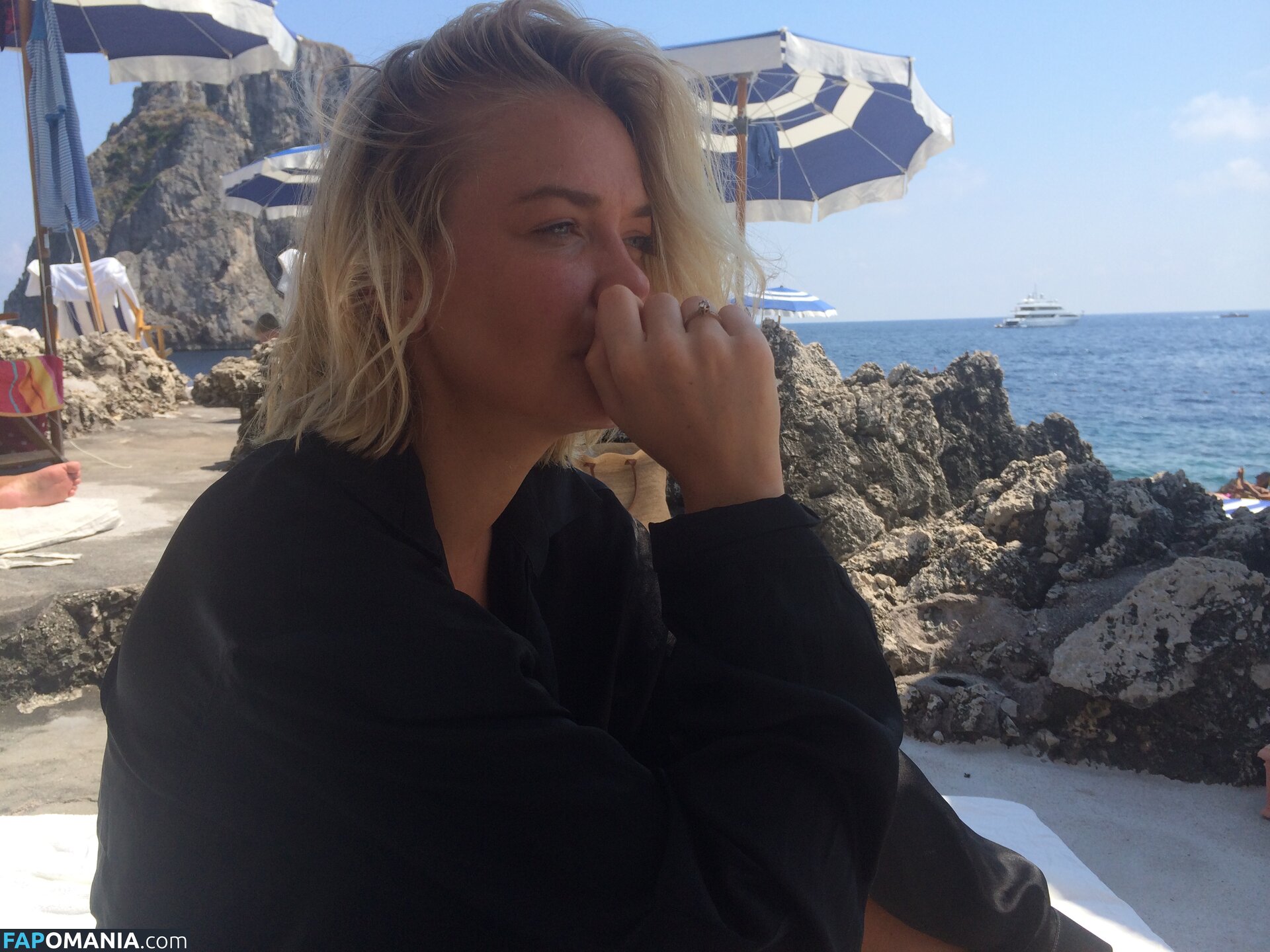 Lara Bingle Meztelen Kikerült fotó #53