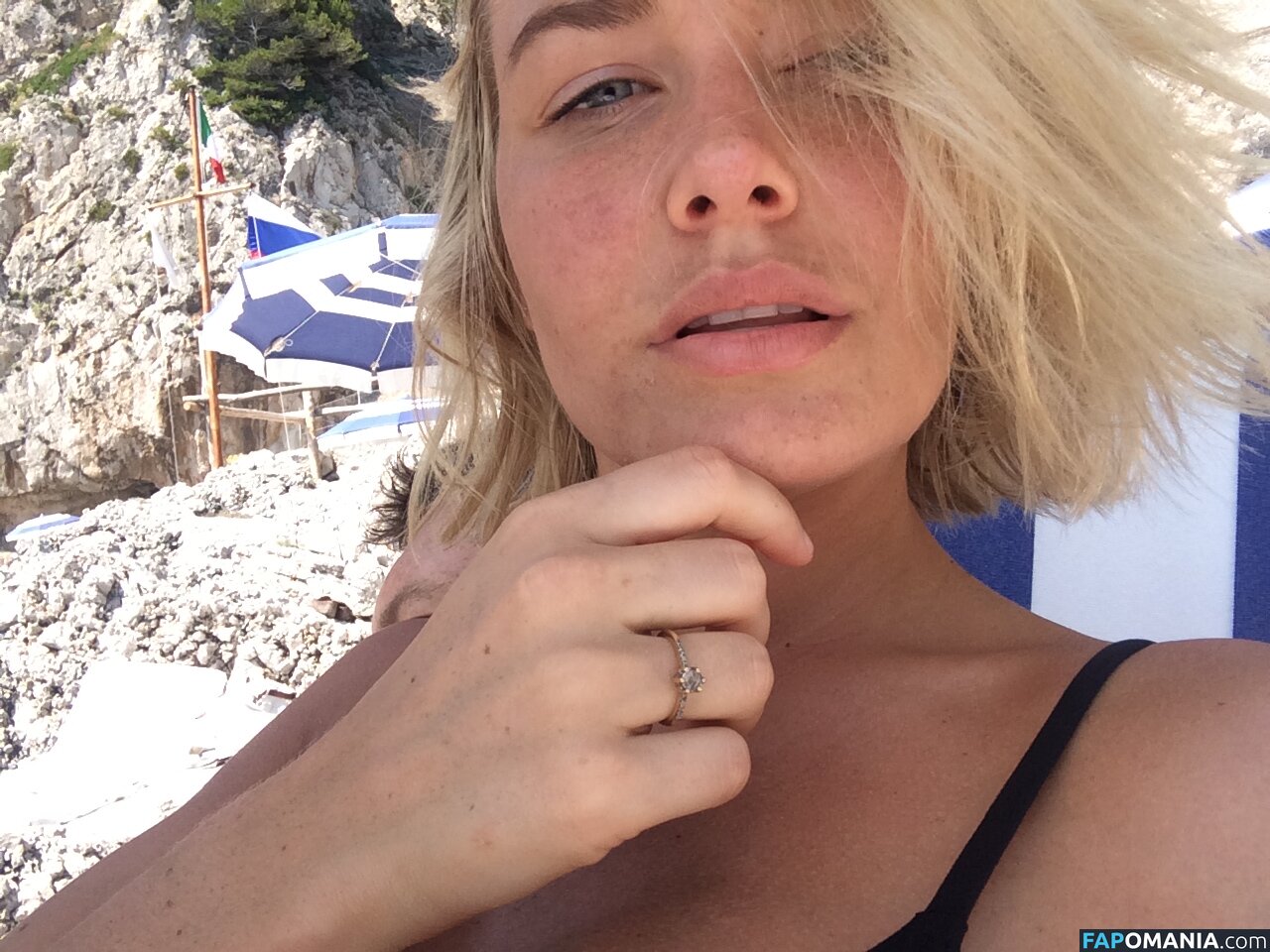 Lara Bingle Meztelen Kikerült fotó #90