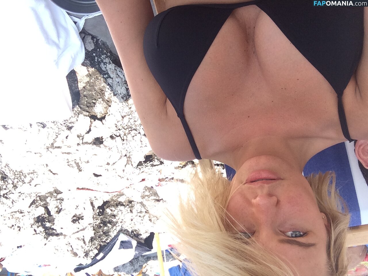 Lara Bingle Meztelen Kikerült fotó #128