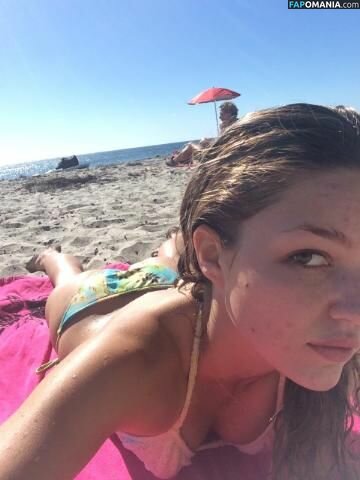 Lili Simmons Meztelen Kikerült fotó #17
