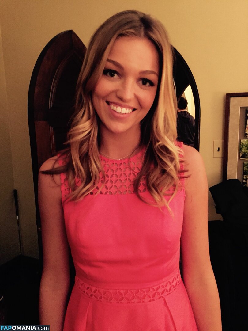 Lili Simmons Meztelen Kikerült fotó #26