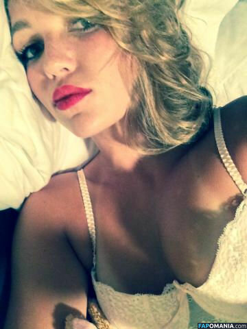 Lili Simmons Meztelen Kikerült fotó #70